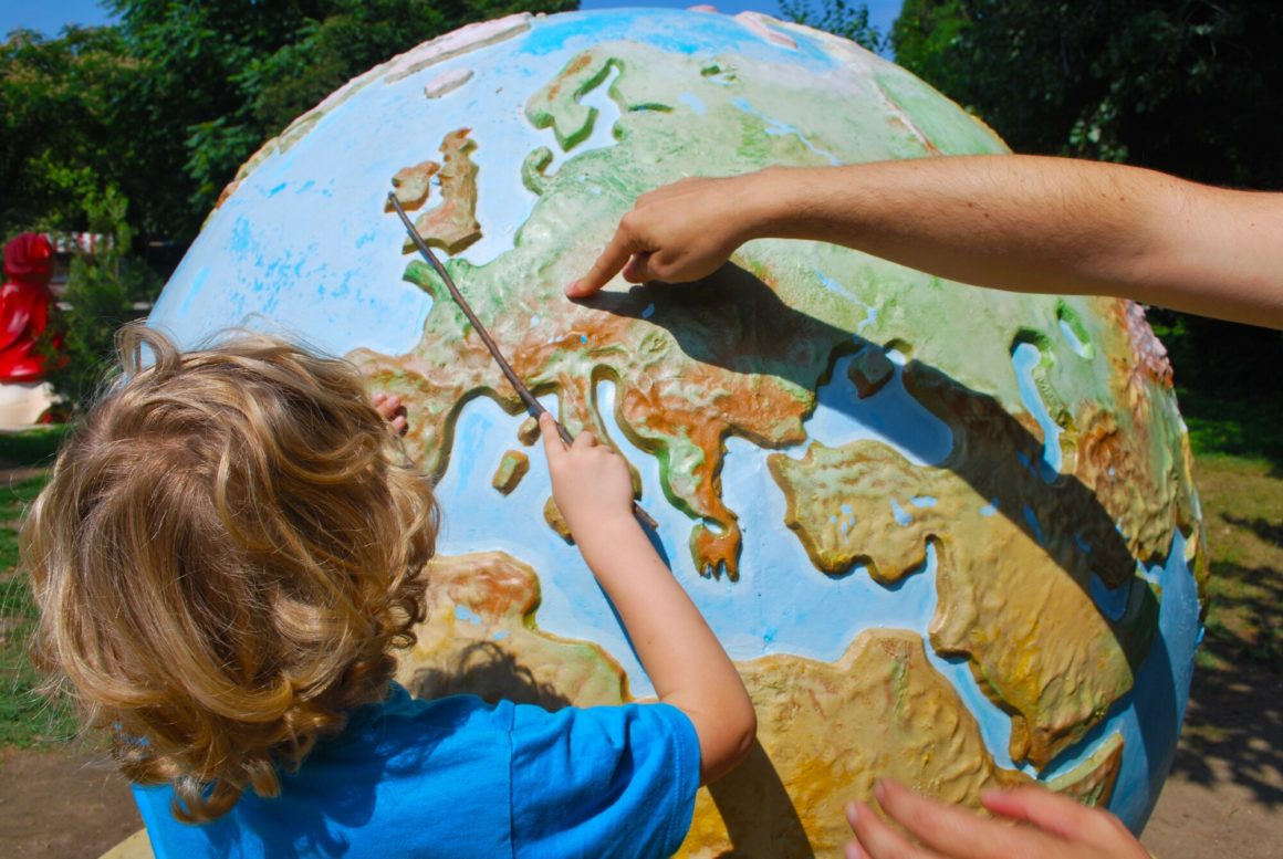 طرق تعليم الجغرافيا للأطفال