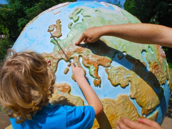 طرق تعليم الجغرافيا للأطفال